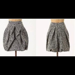 Patterned black and white Eva Franco (Anthro brand) bubble skirt. Size 10